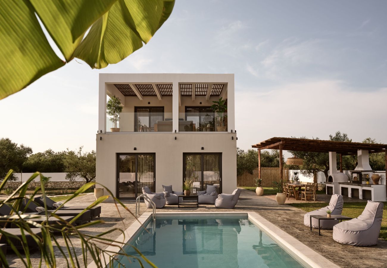 Villa in Ampelokipoi - Cozy Aura 2 Bedroom Residence with Private Pool