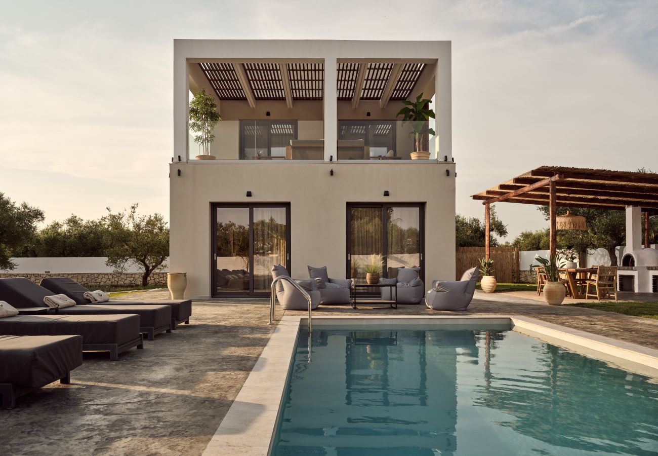 Villa in Ampelokipoi - Cozy Aura 2 Bedroom Residence with Private Pool