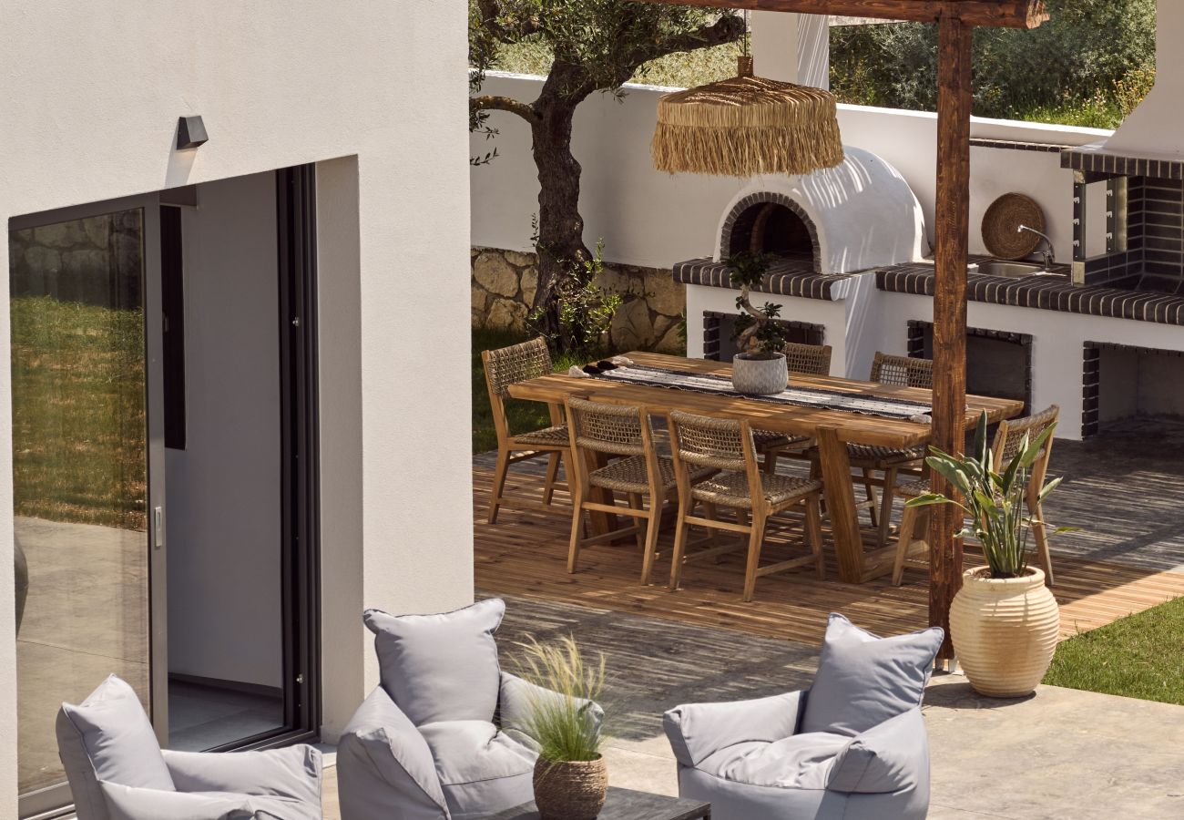 Villa in Ampelokipoi - Cozy Aura 2 Bedroom Residence with Private Pool