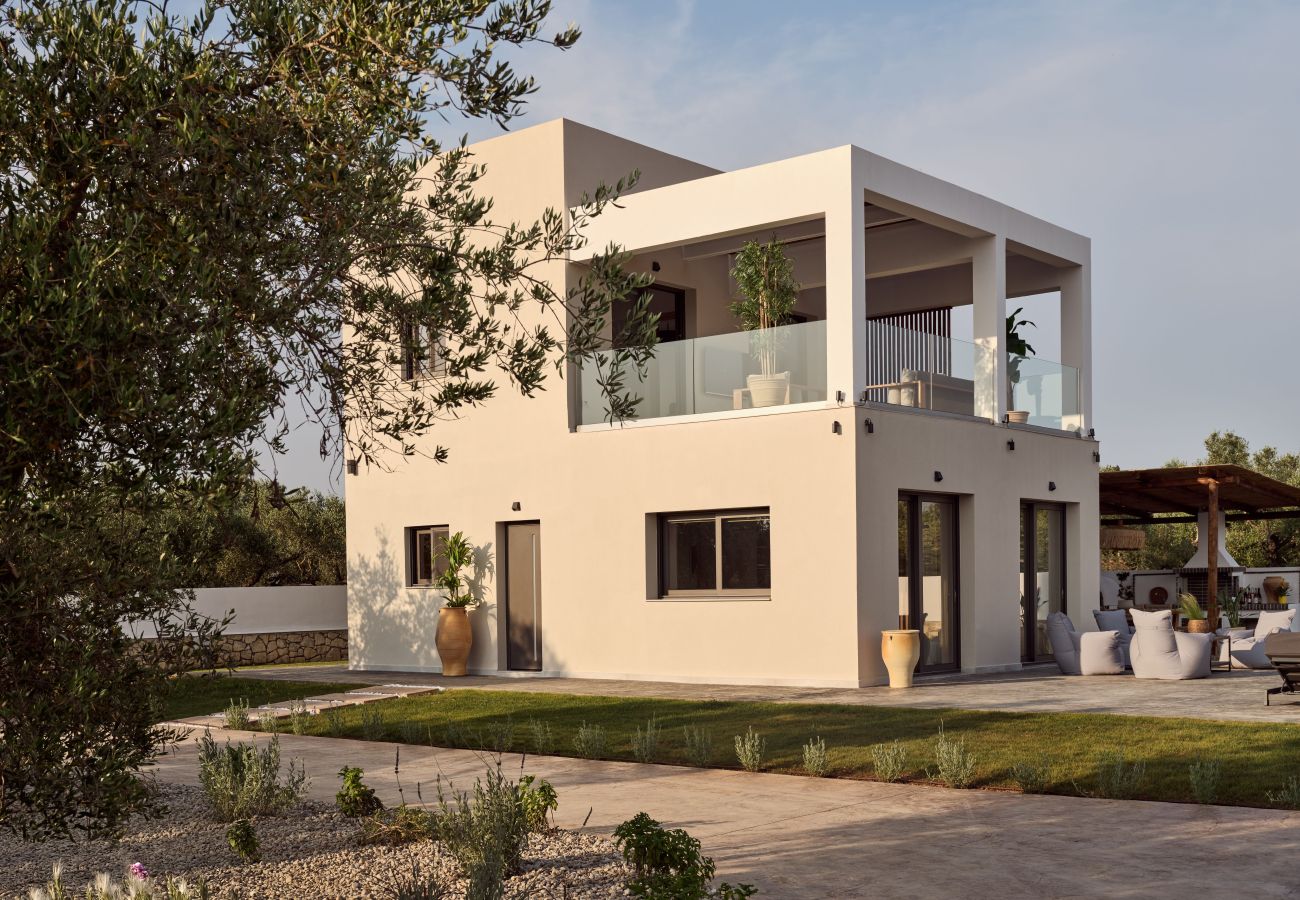 Villa in Ampelokipoi - Cozy Aura 2 Bedroom Residence with Private Pool