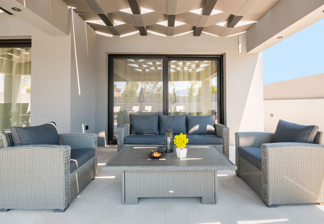 Villa in Ampelokipoi - Hollywood 3 Bedroom Villa with private pool