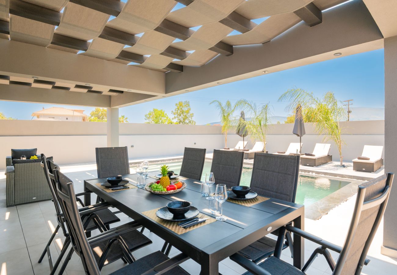 Villa in Ampelokipoi - Hollywood 3 Bedroom Villa with private pool