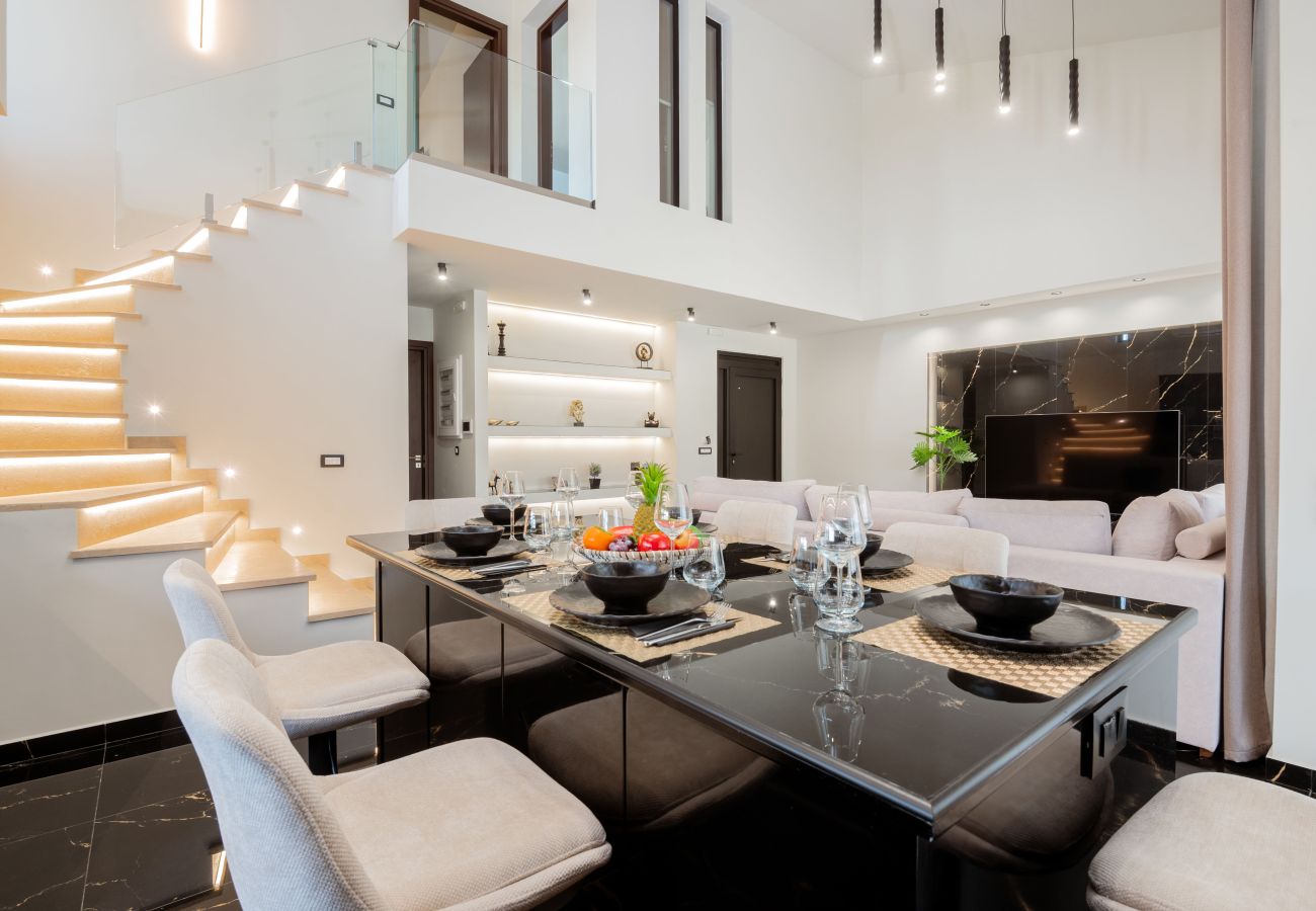 Villa in Ampelokipoi - Hollywood 3 Bedroom Villa with private pool