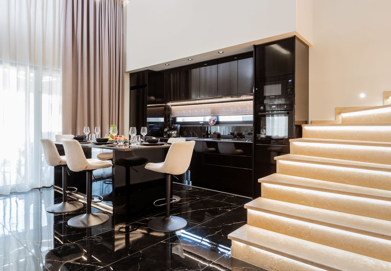 Villa in Ampelokipoi - Hollywood 3 Bedroom Villa with private pool