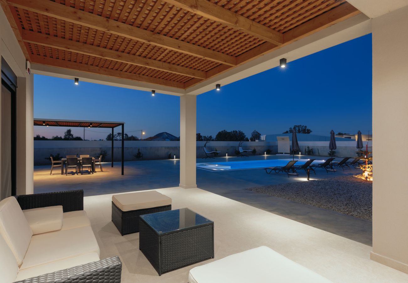 Villa in Ampelokipoi - Samantha 3 Bedroom Villa with private pool