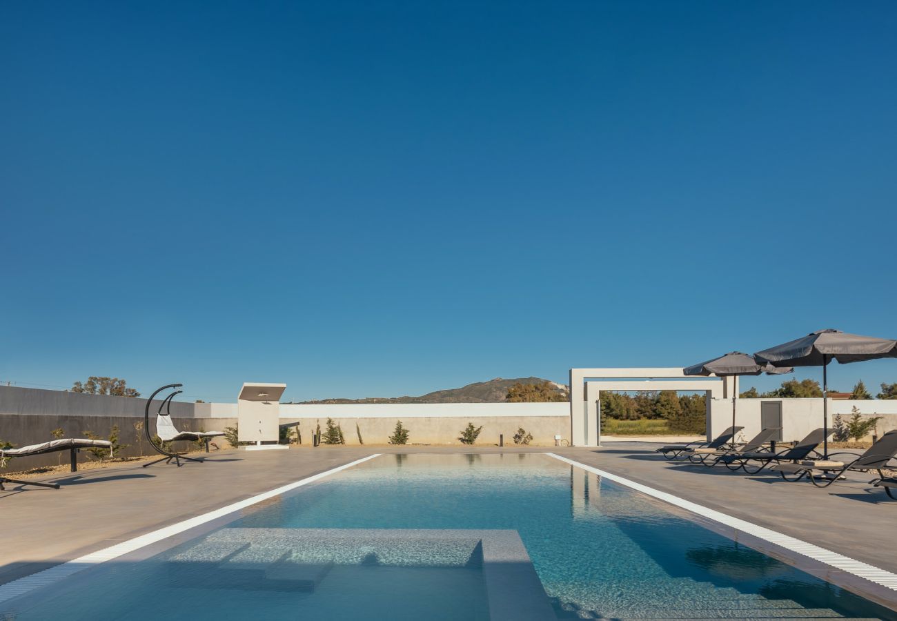 Villa in Ampelokipoi - Samantha 3 Bedroom Villa with private pool