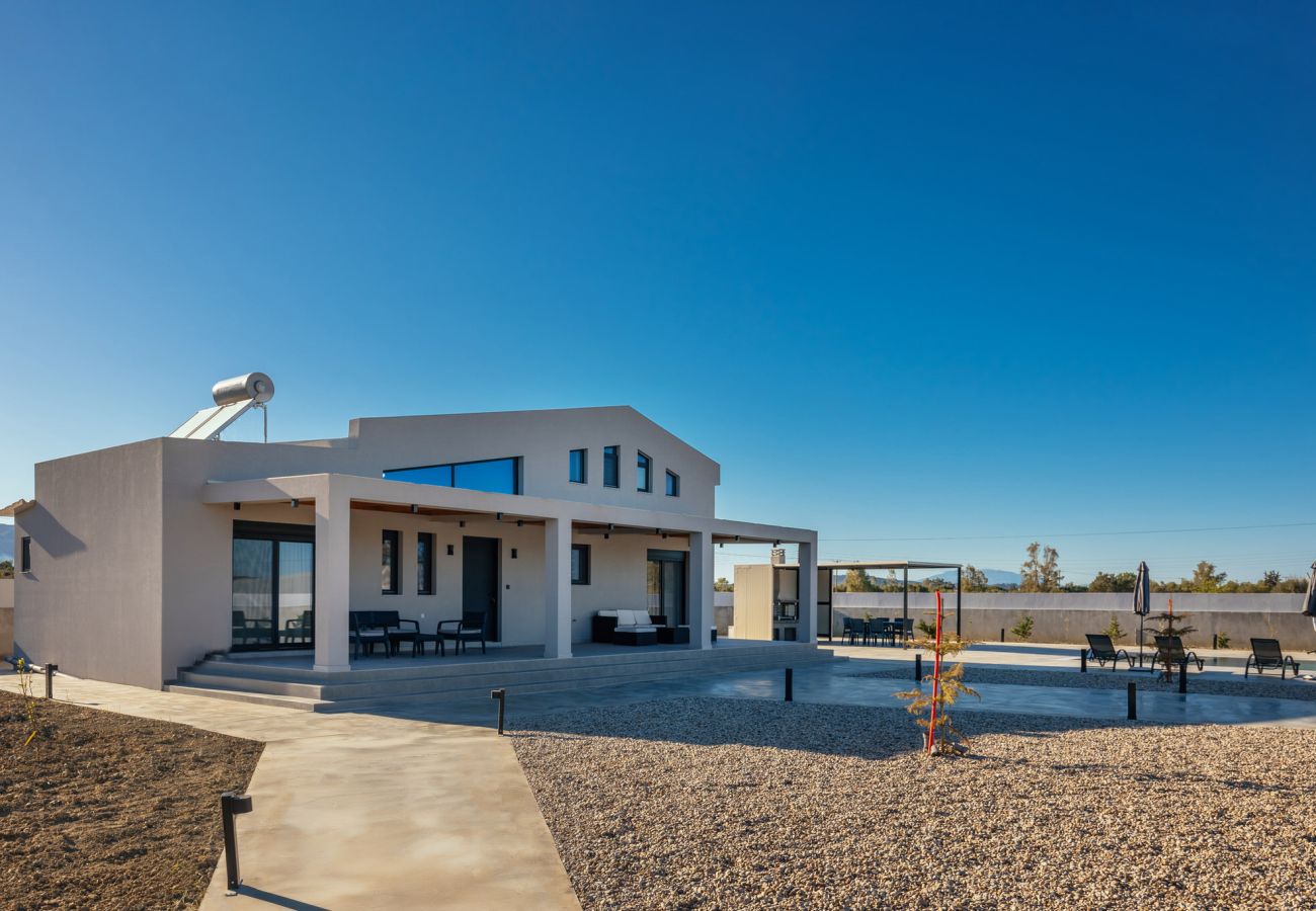 Villa in Ampelokipoi - Samantha 3 Bedroom Villa with private pool