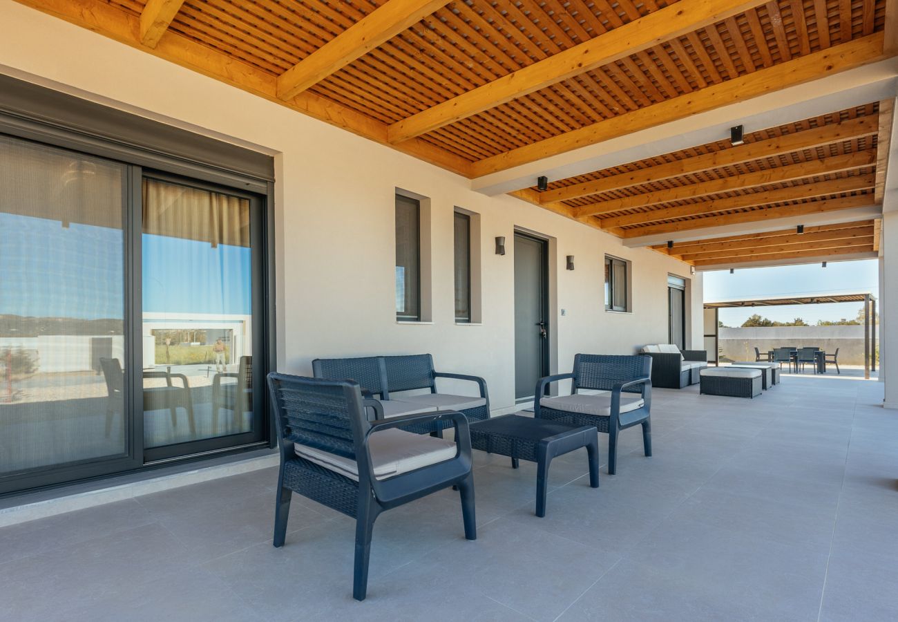 Villa in Ampelokipoi - Samantha 3 Bedroom Villa with private pool