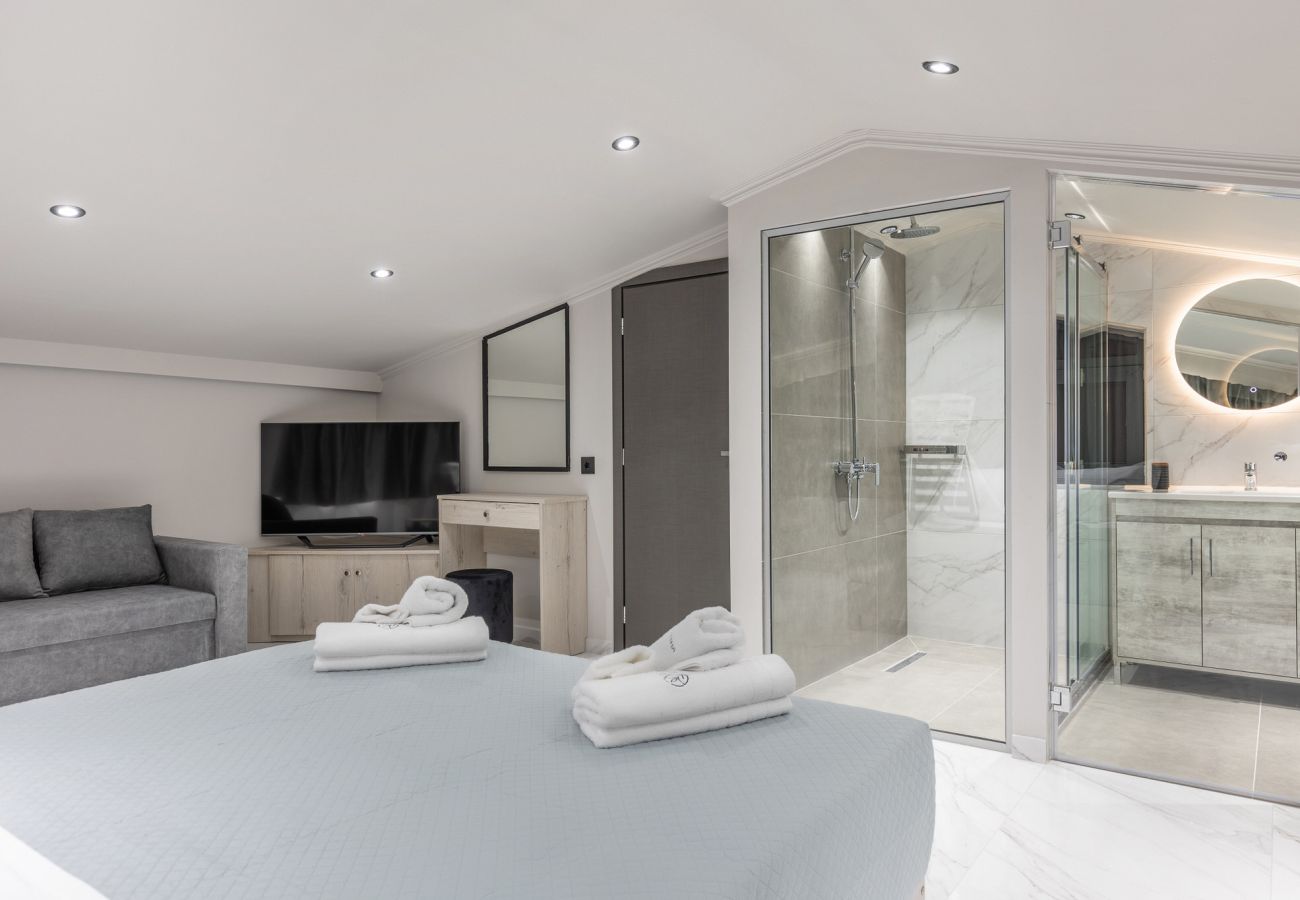 Villa in Ampelokipoi - Samantha 3 Bedroom Villa with private pool