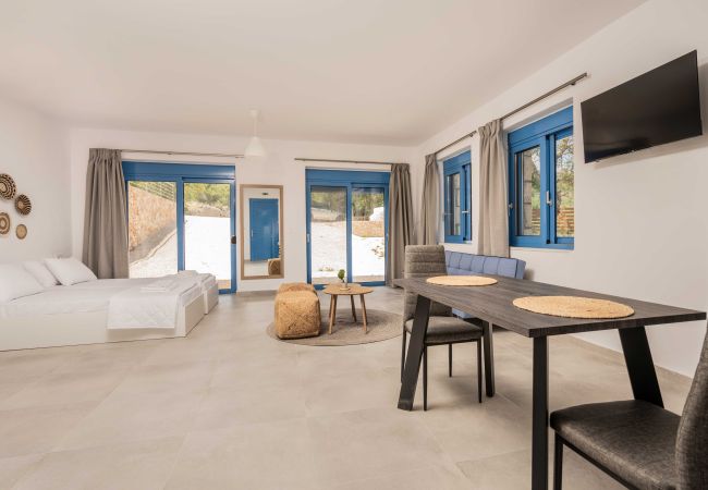 Residence in Volimes - Royal Majestic Residences with Pool & Sea View