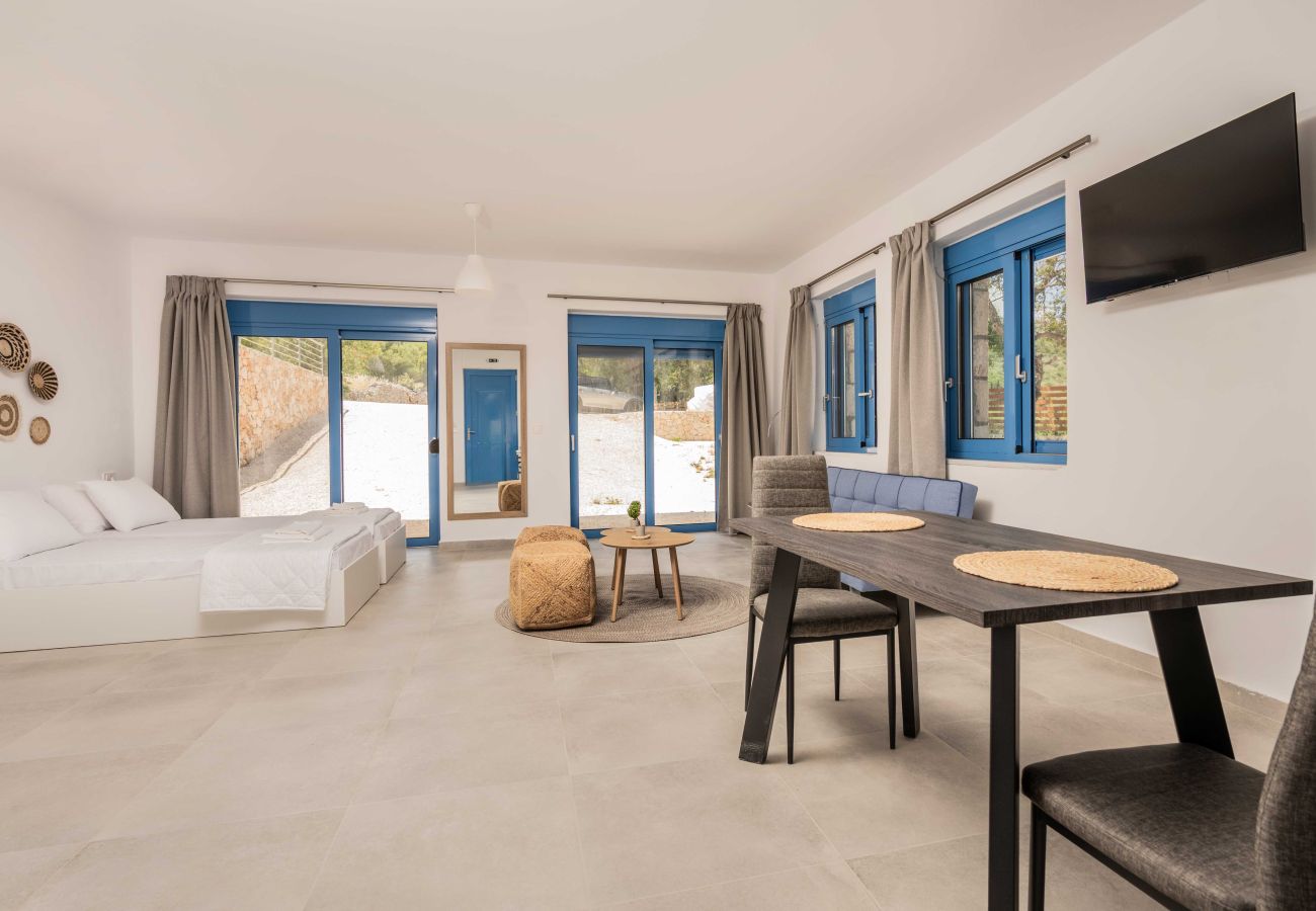 Residence in Volimes - Royal Majestic Residences with Pool & Sea View