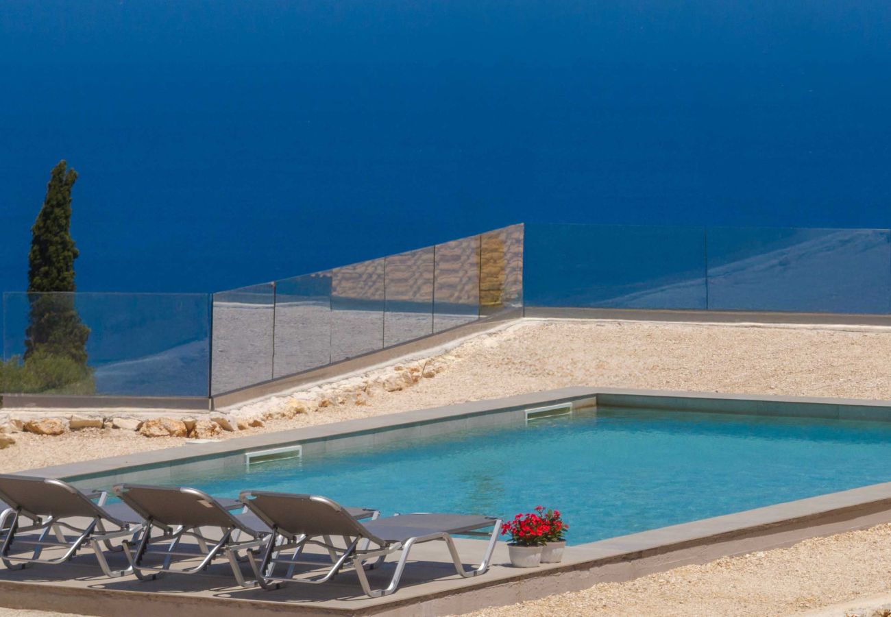 Residence in Volimes - Royal Majestic Residences with Pool & Sea View