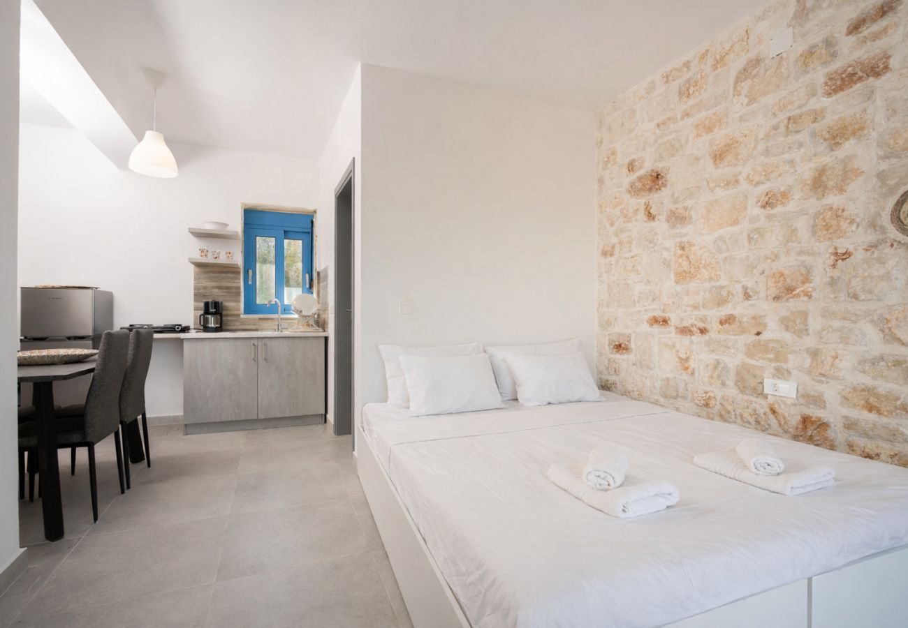 Residence in Volimes - Royal Majestic Residences with Pool & Sea View