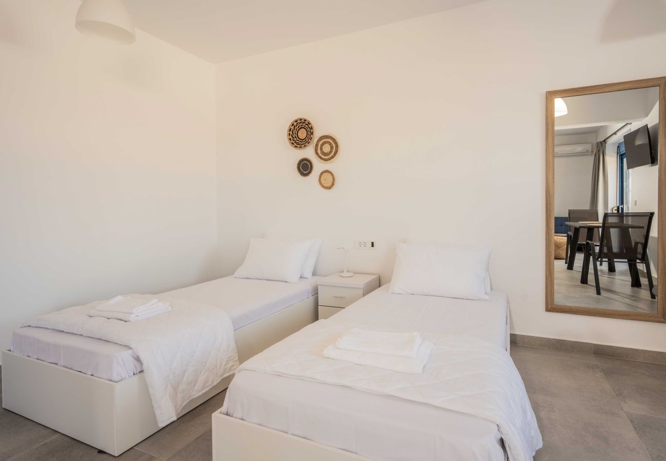 Residence in Volimes - Royal Majestic Residences with Pool & Sea View