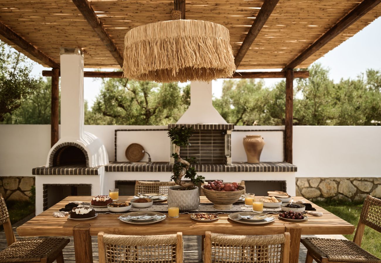 Villa in Ampelokipoi - Cozy Aura 2 Bedroom Residence with Private Pool