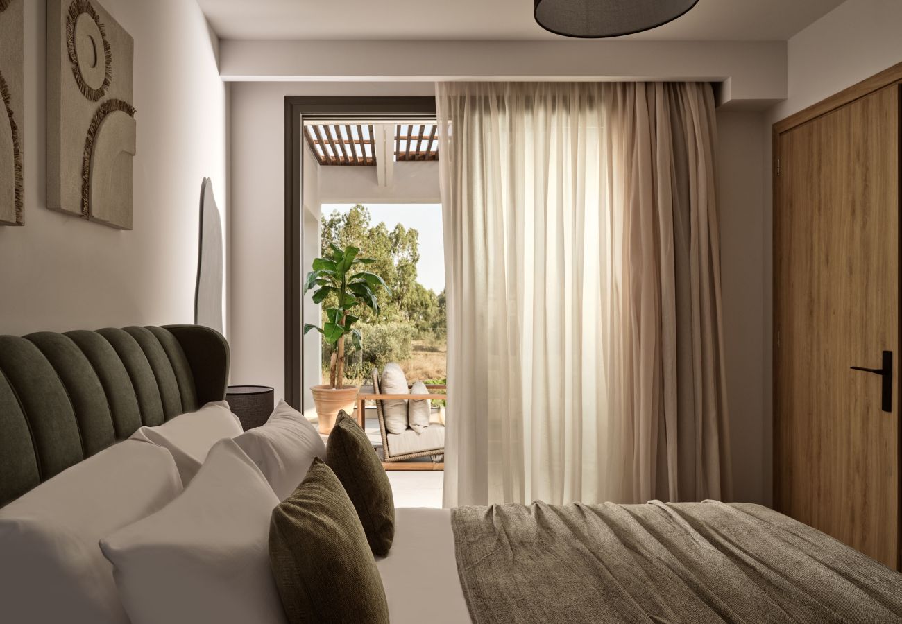 Villa in Ampelokipoi - Cozy Aura 2 Bedroom Residence with Private Pool