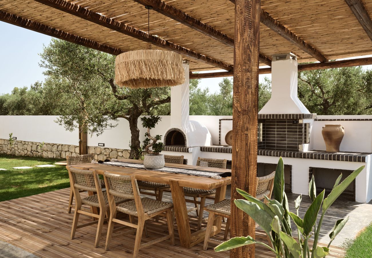 Villa in Ampelokipoi - Cozy Aura 2 Bedroom Residence with Private Pool