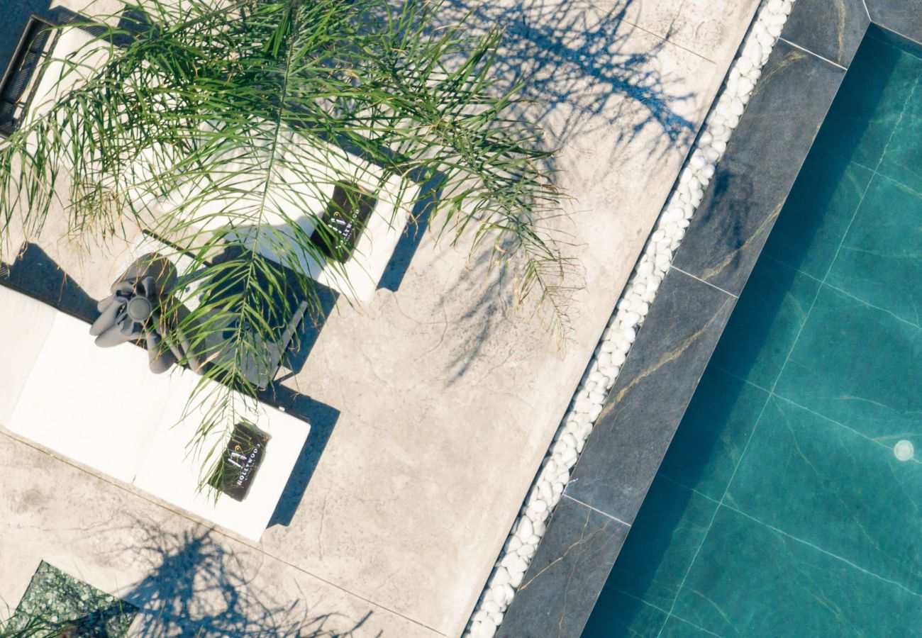 Villa in Ampelokipoi - Hollywood 3 Bedroom Villa with private pool