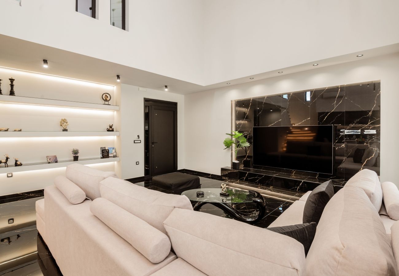 Villa in Ampelokipoi - Hollywood 3 Bedroom Villa with private pool