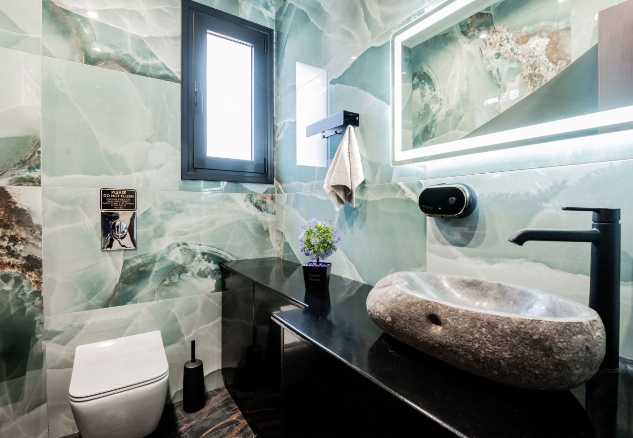 Villa in Ampelokipoi - Hollywood 3 Bedroom Villa with private pool