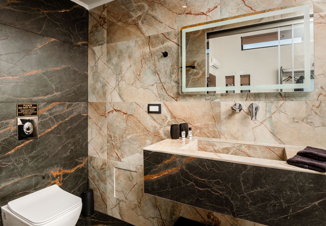 Villa in Ampelokipoi - Hollywood 3 Bedroom Villa with private pool