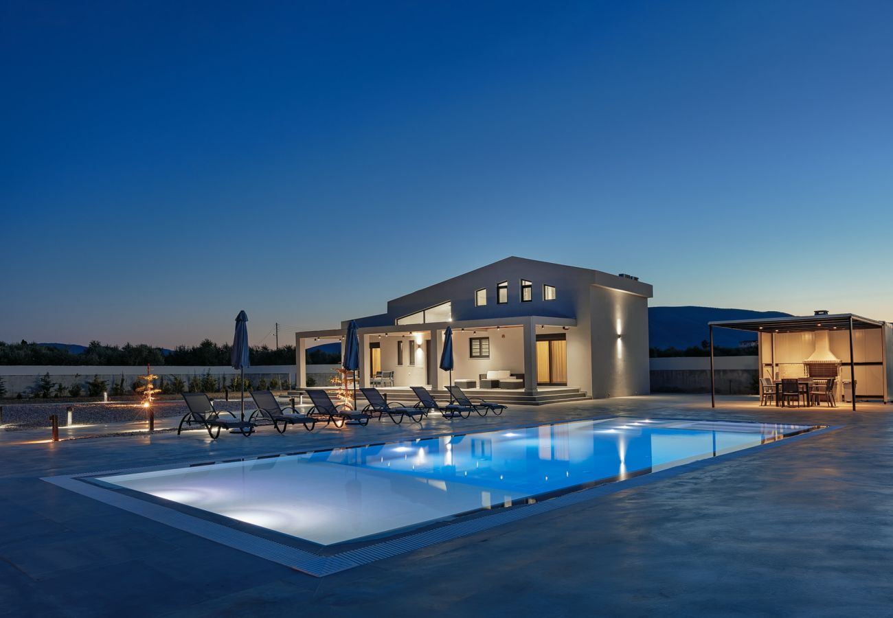 Villa in Ampelokipoi - Samantha 3 Bedroom Villa with private pool