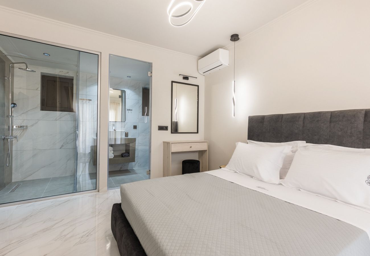 Villa in Ampelokipoi - Samantha 3 Bedroom Villa with private pool