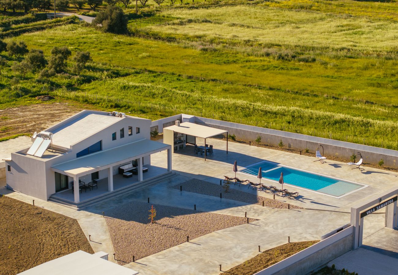Villa in Ampelokipoi - Samantha 3 Bedroom Villa with private pool